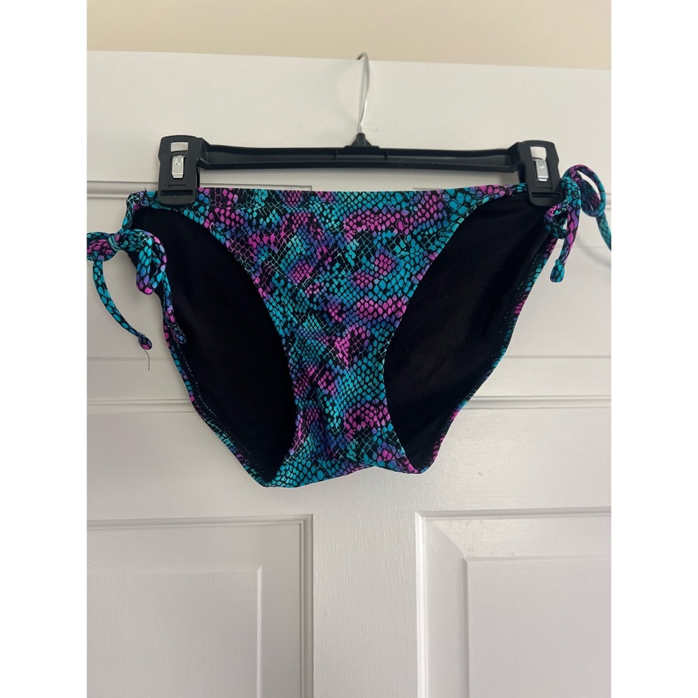 Women’s side tie bikini bottoms